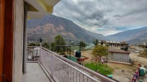 Katoch Apartments - Food & Stay