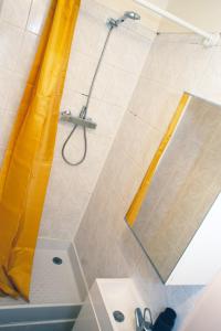 Cozy stash between Paris & Disney