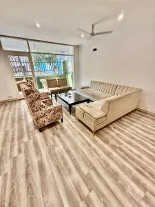 Woodbridge GK 1 - Kalkaji Devi