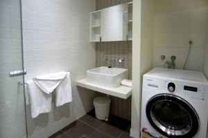 Comfort Apartments on Elizabeth