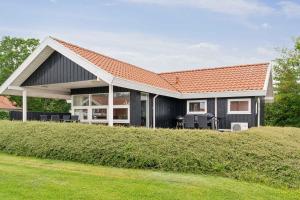 Lovely Summer House With Sea View