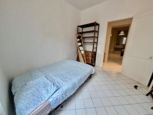 Large 2-bedroom apartment large living room with parking near train station and downtown - 3hvězdičkové hotely ve městě Grenoble