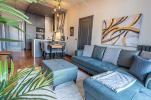 central City Apartment with Premium Amenities