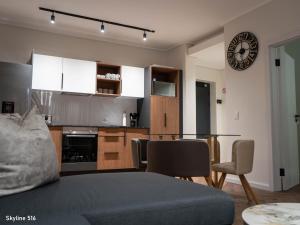 On Park 516 At Century City