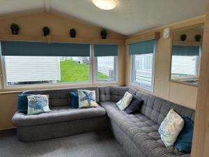 Newquay - Caravan - Sleeps 8 - Parking - Seaside