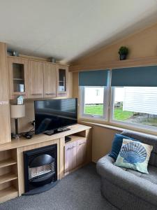 Newquay - Caravan - Sleeps 8 - Parking - Seaside