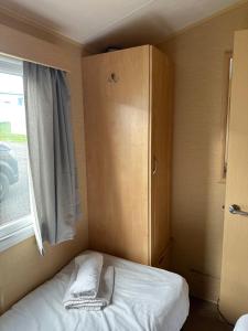 Newquay - Caravan - Sleeps 8 - Parking - Seaside