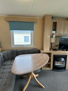 Newquay - Caravan - Sleeps 8 - Parking - Seaside