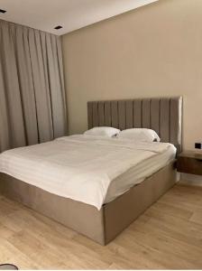 شقة مخدومه جنب البوليفارد سيتي