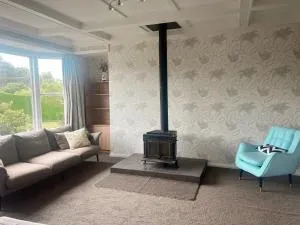 Beautiful garden view 4BR house - Hampden