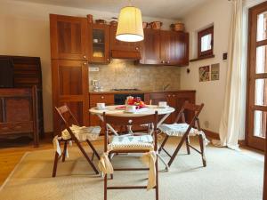 Hostdomus - Castle Apartments