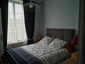 Chez Fabienne et Olivier, chambre privative avec SDB et WC, Avranches Baie du Mont Saint Michel