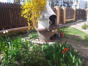 Cozy Apartment With Garden