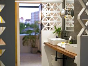 Siri Designer 3-Storey Townhouse with Garden and Luxury Amenities