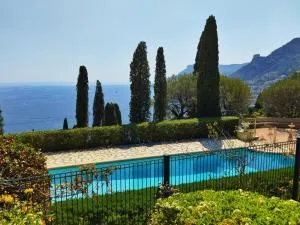 Facing Monaco, Cosy flat with parc & swimming - Gorbio