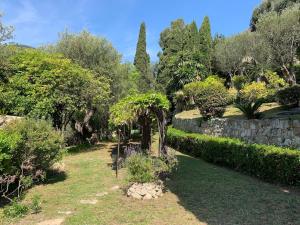 Facing Monaco, Cosy flat with parc & swimming