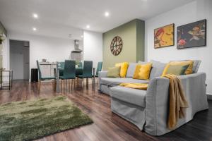 L1 City Stay, Netflix & Prime Location,Workspace