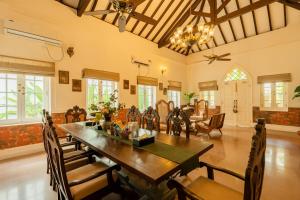 ELIVAAS Maison 10 - Luxe 4 BHK Villa With Pvt Pool, Garden & Portuguese Charm