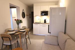 Appartements T2 Charme Corse, Piscine, Plage et Vue Mer : photos des chambres