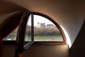 Vár Vendéglő Panzió - 沙罗什保陶克