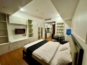 Cozy Studio U Residence 2 - Netflix and WiFi - Galuga