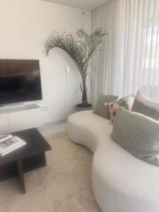 Marbella GOLF & SEA LODGE - HEATED POOL 28 degrees 365 days