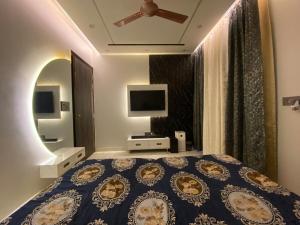 Luxury Flat with Balcony in New Delhi