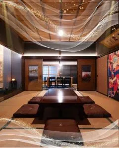 倉敷の宿Retreat KOBAYASHI 1棟貸切 1日1組限定 11LLDDK 520平米 102年前の伝説の建物 瀬戸内芸術祭2025 直島 美観地区 最大10名 駐車場3台 ベッド8台 - Takamuro