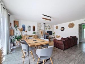 Maisons de vacances Maison avec jacuzzi : photos des chambres