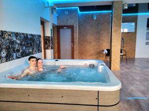 Dom Jastrzębia z basenem i jacuzzi
