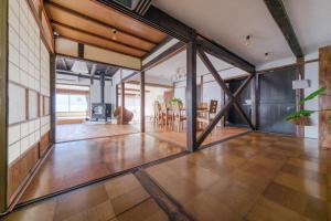Private traditional Japanese house, Ski resort 40 min by car, 長野岡谷IC5分,貸切古民家,最大9名,ペットOK,