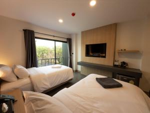 BOX BOX Hotel and Sports Restaurant