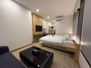 BOX BOX Hotel and Sports Restaurant