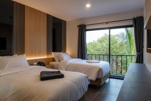 BOX BOX Hotel and Sports Restaurant