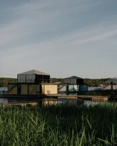 Māja uz ezera - Langstiņi