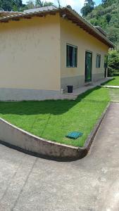 amarela