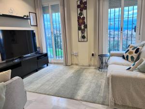 Luxury town House with private garden in Duquesa