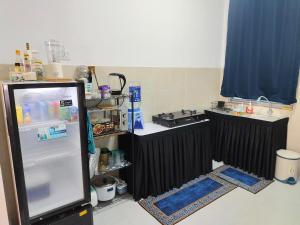 ANGGERIK LAZURI Guest House & Homestay