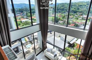 Stylish penthouse with panoramic views at Icon Park