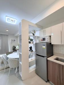 Dahlia - Two Bedroom Condo Unit with Veranda