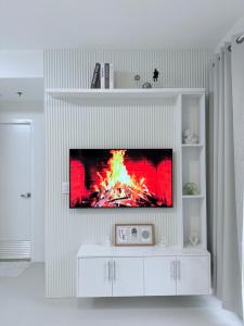 Dahlia - Two Bedroom Condo Unit with Veranda