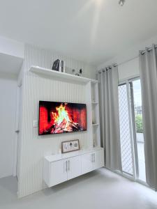 Dahlia - Two Bedroom Condo Unit with Veranda