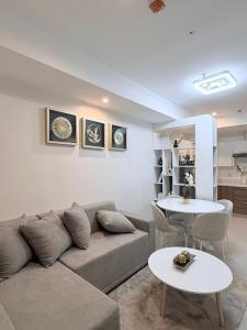 Dahlia - Two Bedroom Condo Unit with Veranda