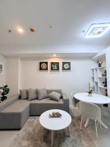 Dahlia - Two Bedroom Condo Unit with Veranda