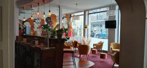 Hotels The Originals City, Hotel Bristol, Le Puy-en-Velay : photos des chambres