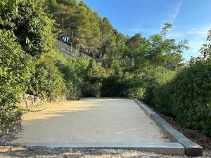 Villas Villa La Ventiliere pour 12 Personnes avec Piscine Chauffee, Terrain de Tennis, de Petanque et Vue Mer : photos des chambres