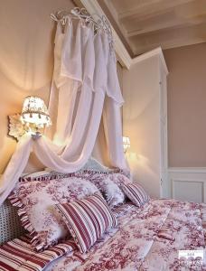 Ponte Vecchio Luxury Suite - Daily Refresh Available