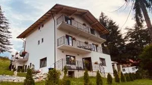 Casa dintre Brazi - Statjunea Borsa