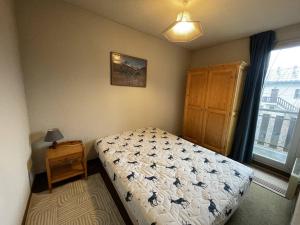 Appartements Appartement T3 avec Balcon, Barcelonnette - FR-1-804-25 : photos des chambres