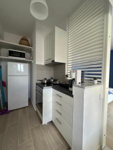 Villa Yolanda 1 - Luxury Studio ALEXANDER, sea view